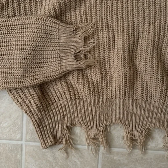 Rue21 Cropped Sweater - Picture 2 of 2